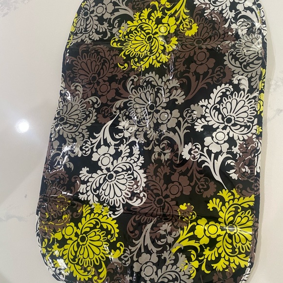 Vera Bradley Ultimate Baby Diaper Tote Bag with matching changing pad - Picture 6 of 7